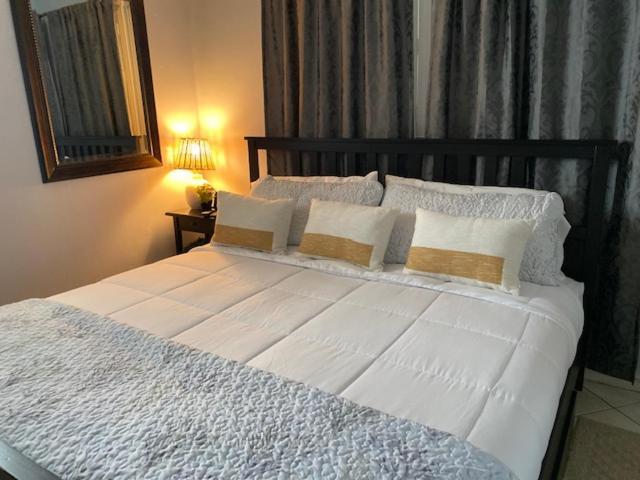 Modern 2/1 Apt Near Midtown And Beaches Маями Екстериор снимка