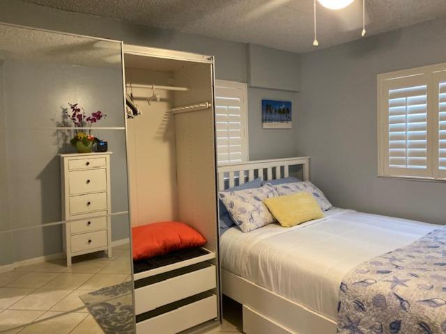 Modern 2/1 Apt Near Midtown And Beaches Маями Екстериор снимка