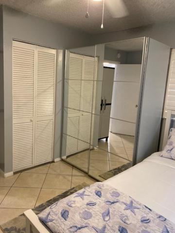 Modern 2/1 Apt Near Midtown And Beaches Маями Екстериор снимка